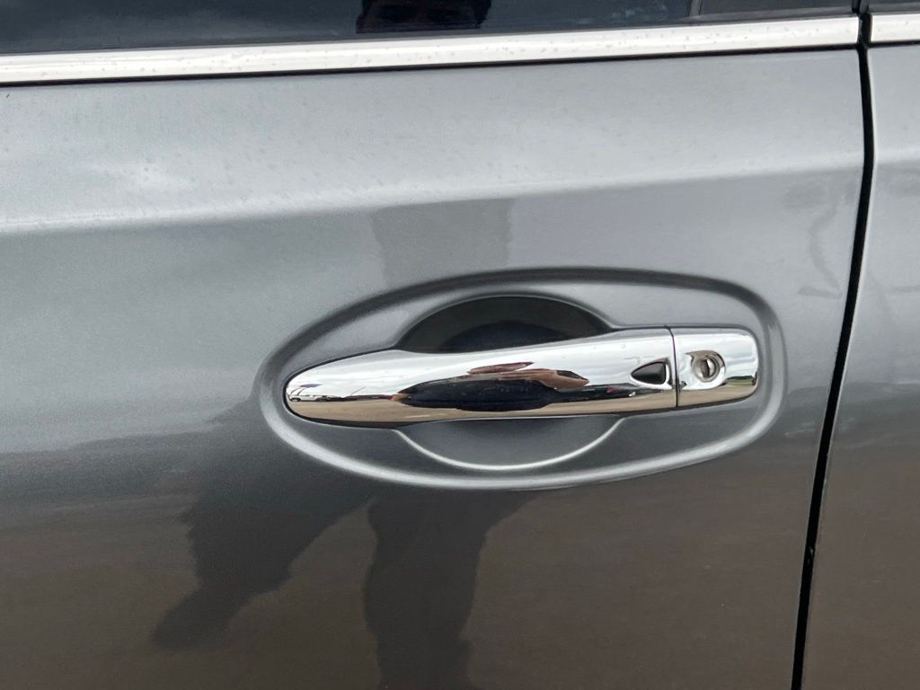 2020 Nissan Rogue SV Gray at Community Honda
