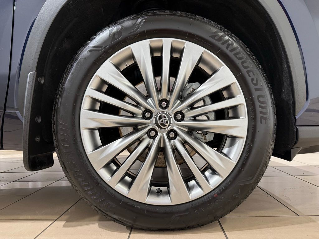 Thumbnail: 2025 Toyota Highlander - 9