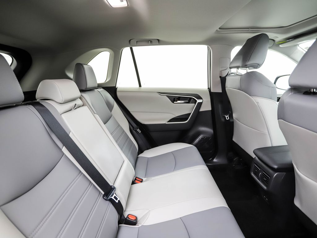 Thumbnail: 2023 Toyota RAV4 - 25