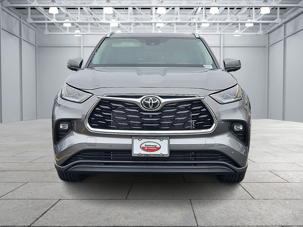 Thumbnail: 2026 Toyota Highlander - 2