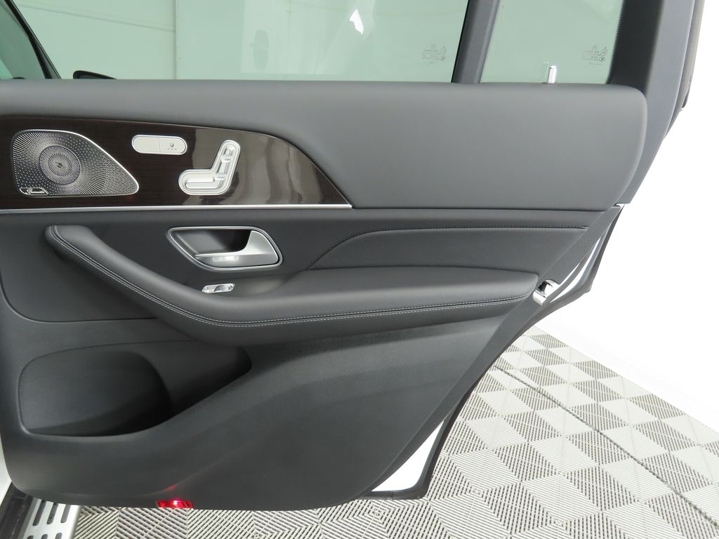 2025 Mercedes-Benz GLS 450 4MATIC 28