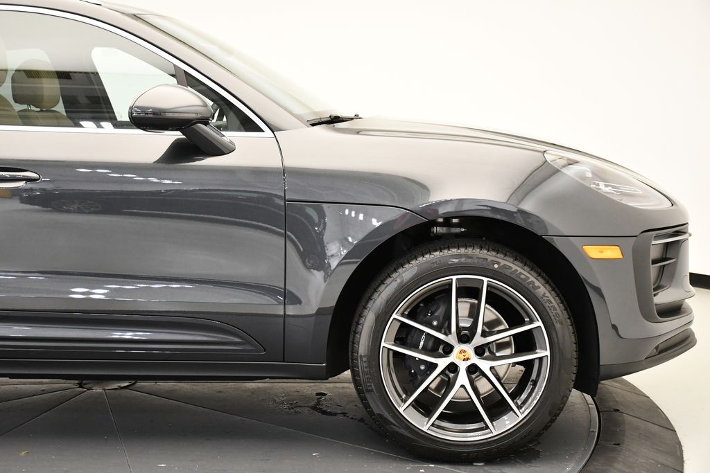 Thumbnail: 2025 Porsche Macan - 15