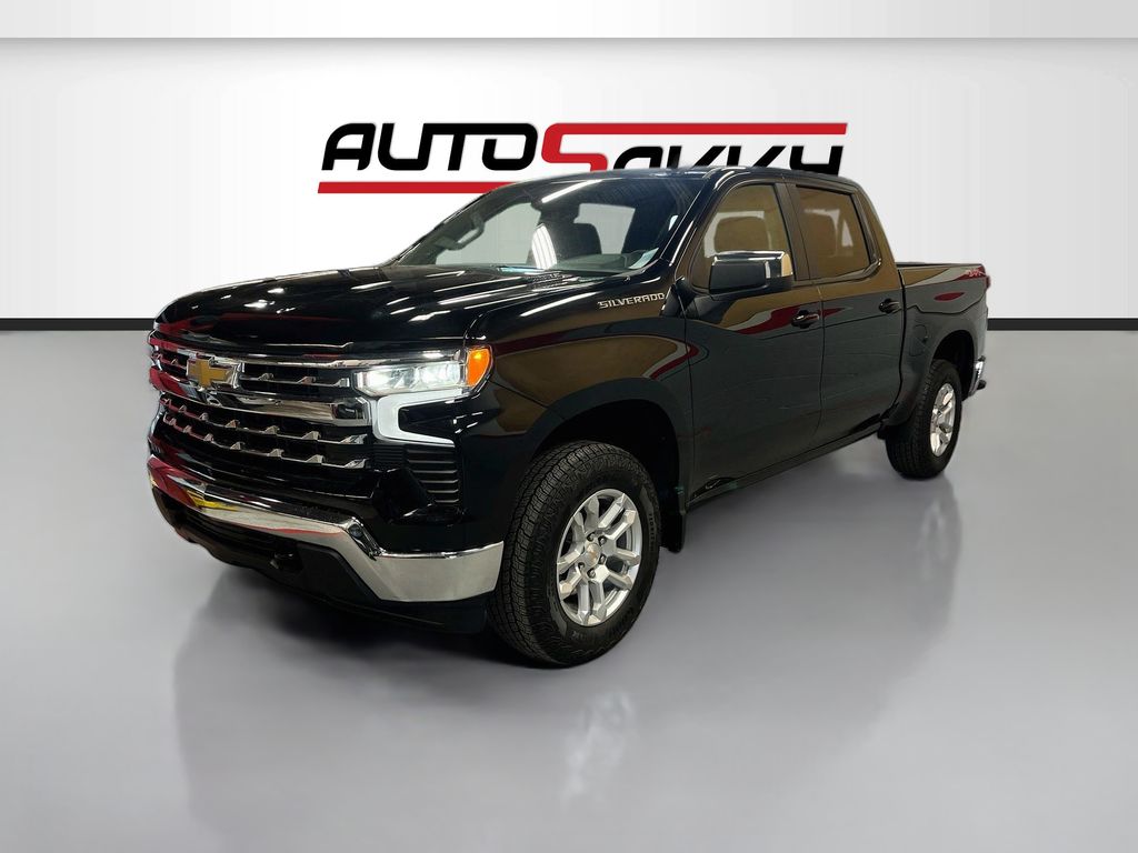 Used 2025 Black Chevrolet LT image 3