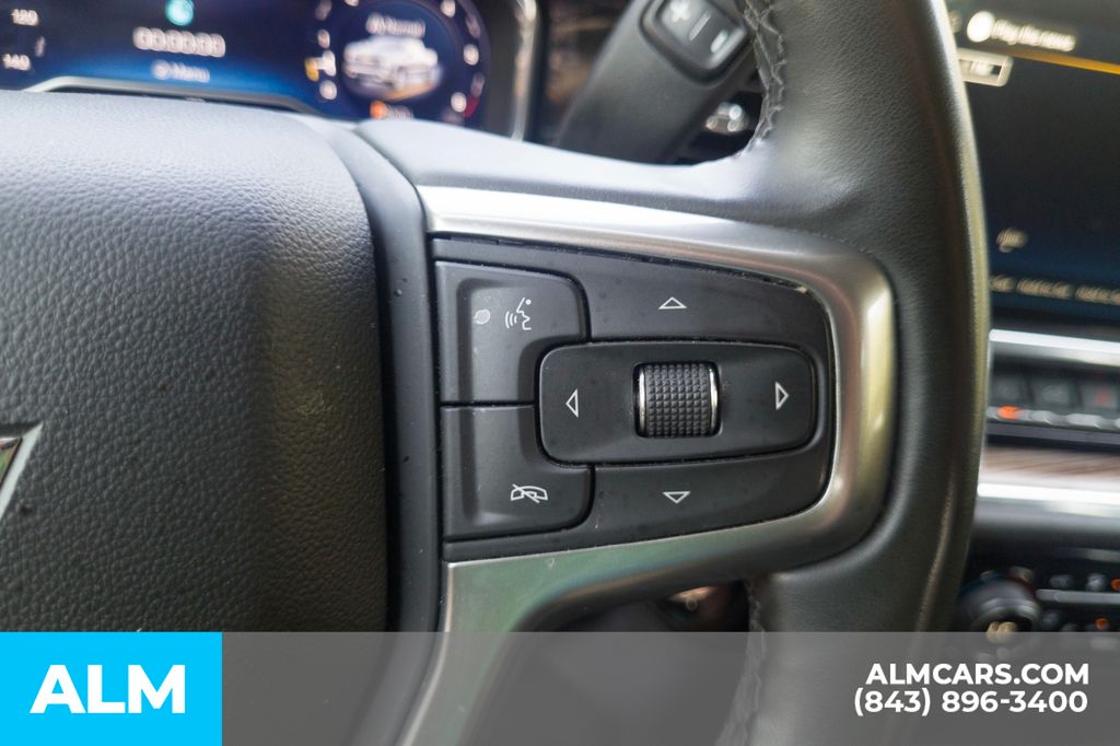 Used 2025 Summit White Chevrolet LT image 31