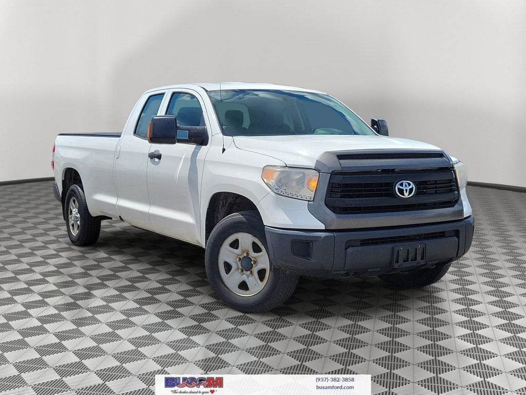 Super White 2017 Toyota Tundra Pickup Truck Four-Wheel Drive 6-Speed Automatic Overdrive