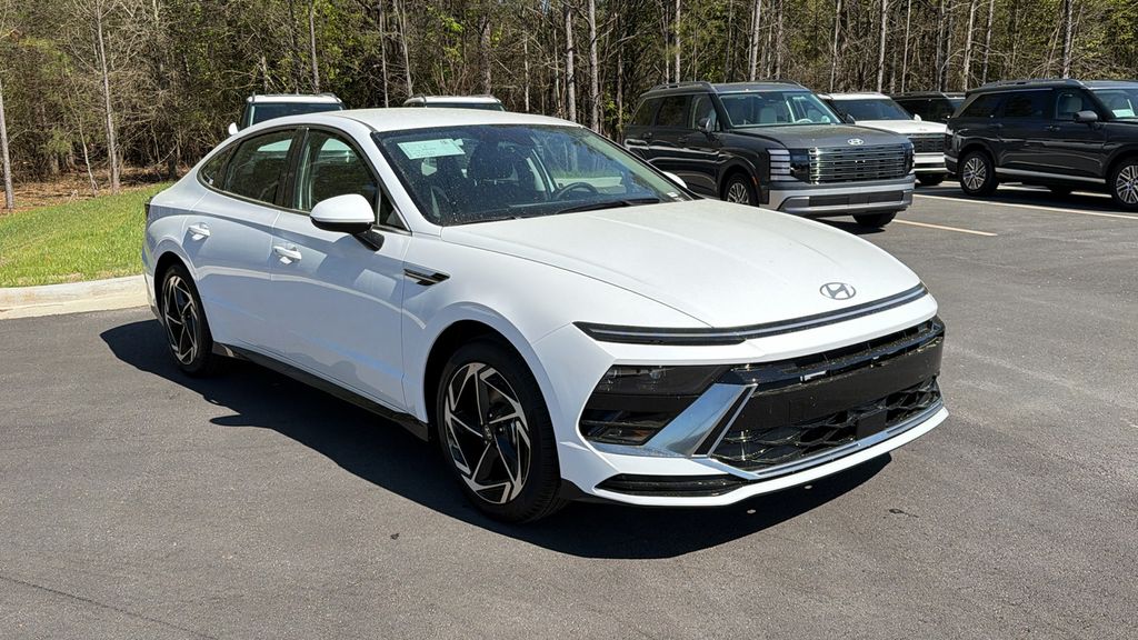 New 2026 White Hyundai SEL Sport image 4