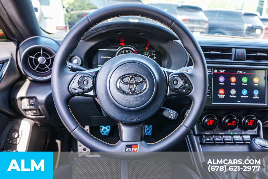 2026 Toyota GR86 Yuzu Edition - Photo 28