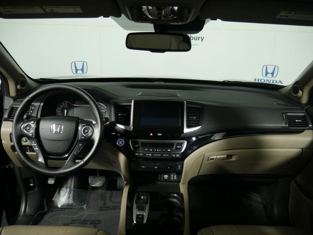 Thumbnail: 2017 Honda Pilot - 11