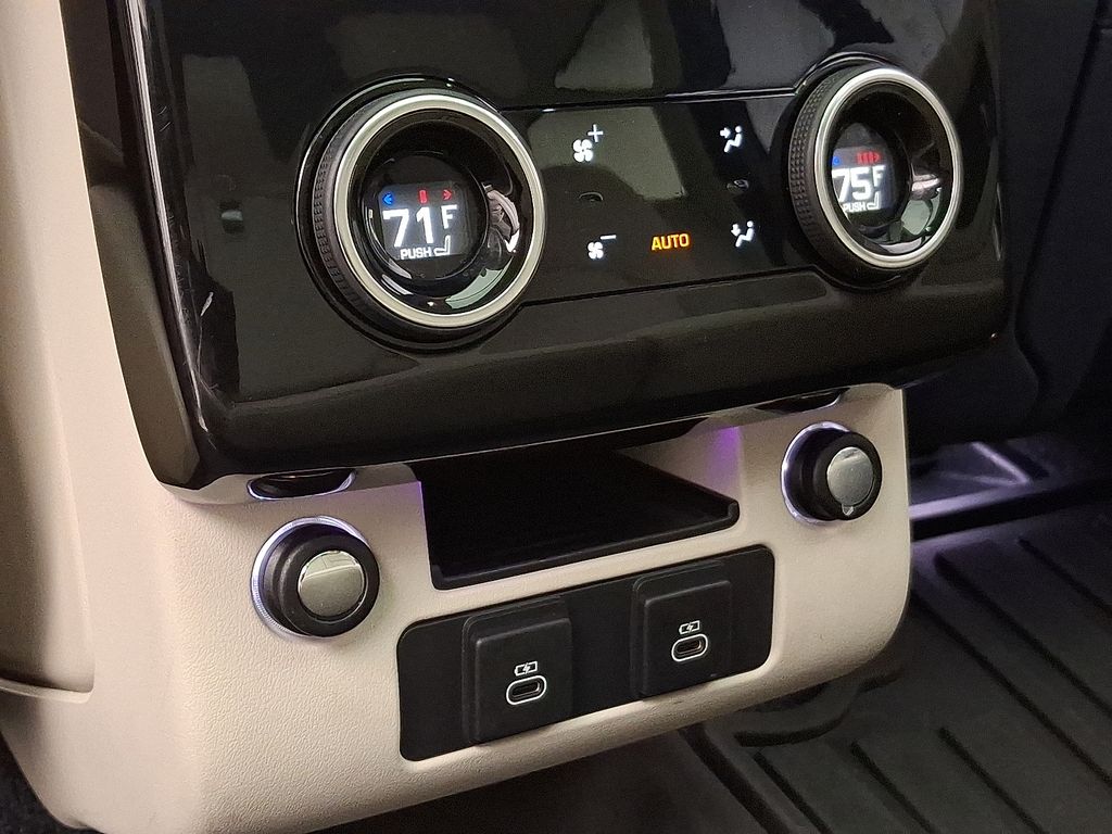 Thumbnail: 2022 Land Rover Range Rover - 11