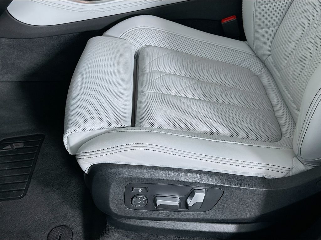 Thumbnail: 2023 BMW X5 - 20