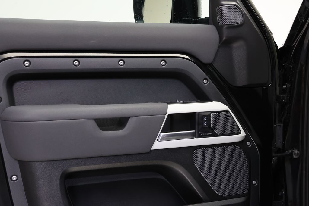 Thumbnail: 2023 Land Rover Defender - 26