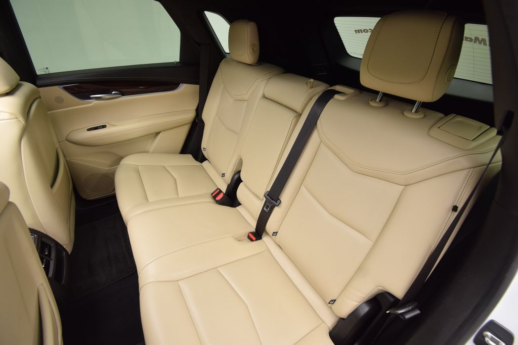 used 2018 Cadillac XT5 car, priced at $17,500