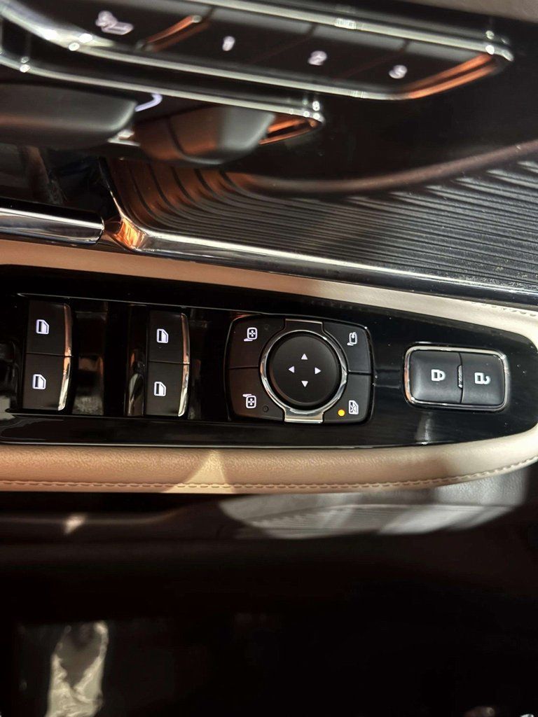 Certified Used 2022 Flight Blue Metallic Clearcoat Lincoln Grand Touring image 8