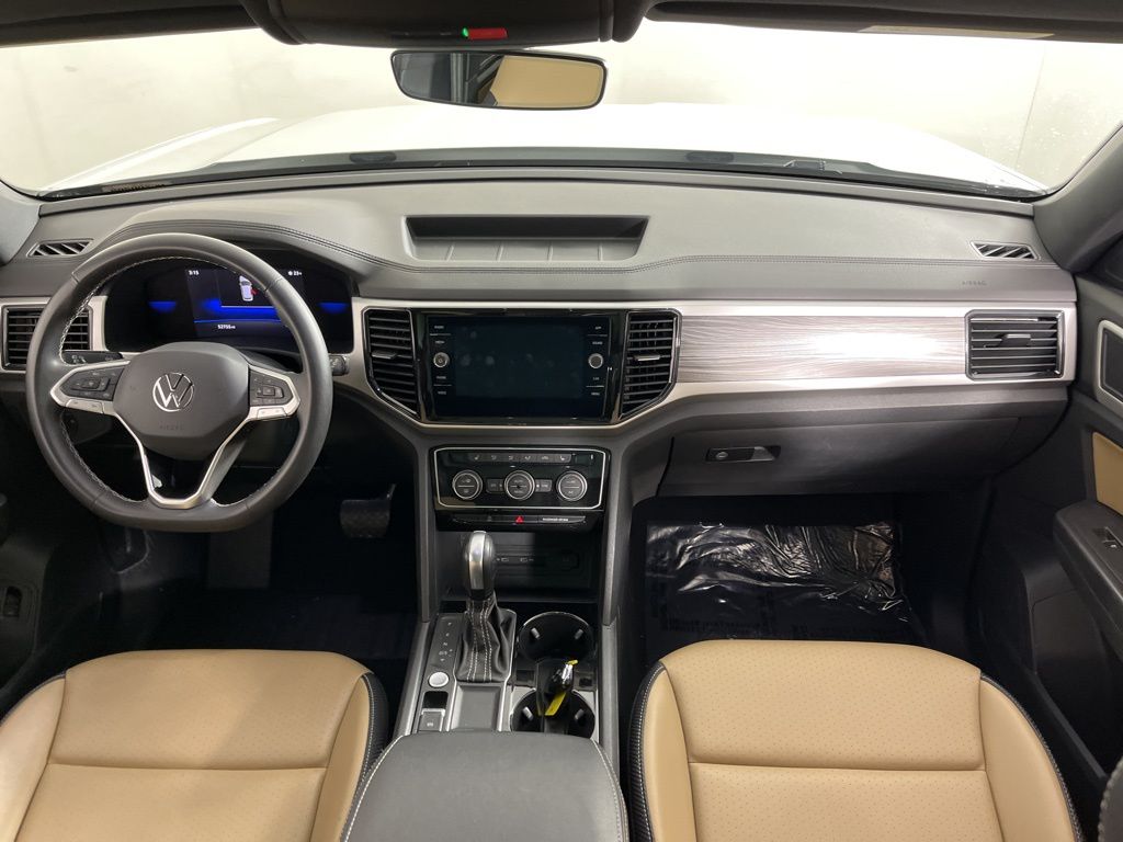 Thumbnail: 2022 Volkswagen Atlas - 16