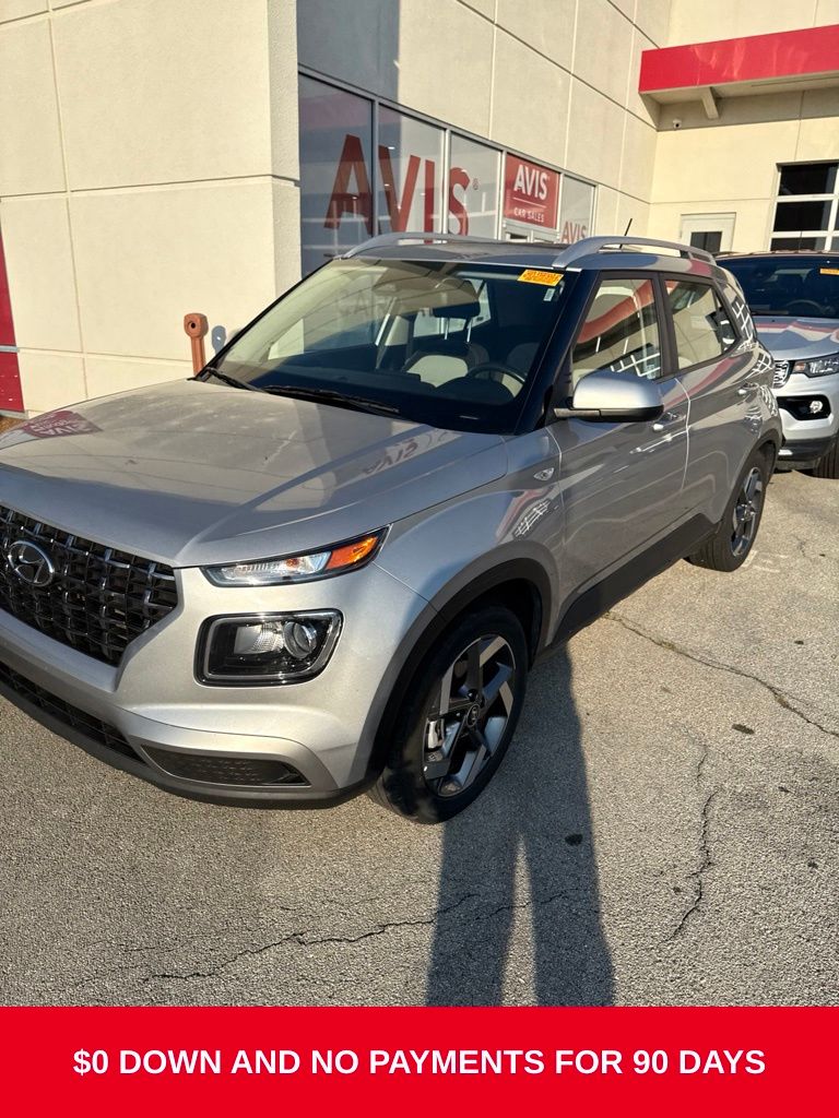 Shimmering Silver 2025 Hyundai Venue SUV / Crossover Front-Wheel Drive Continuously Variable Transmission
