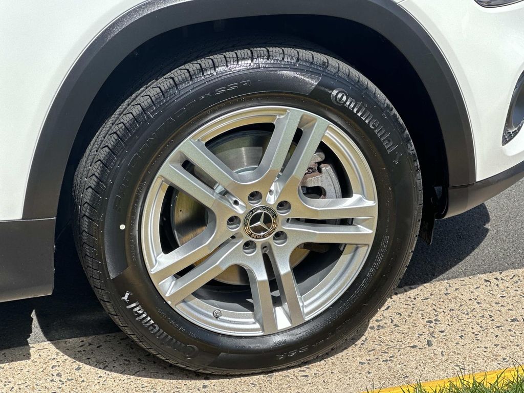 Thumbnail: 2022 Mercedes-Benz GLB - 9