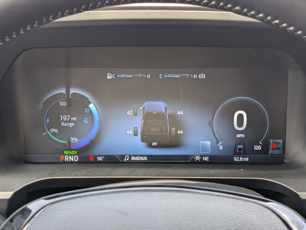 2025 Ford F-150 Lightning Platinum