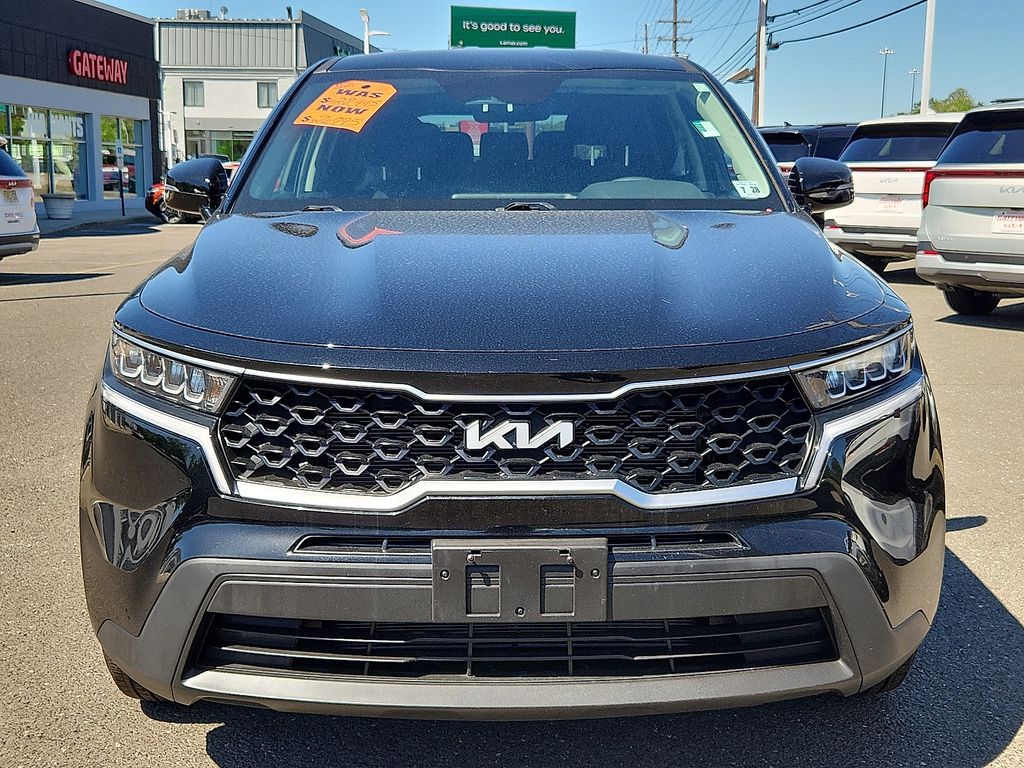 2023 Kia Sorento LX AT 4WD's photo