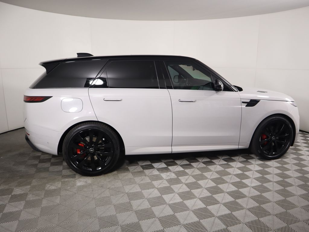 Thumbnail: 2025 Land Rover Range Rover Sport - 4