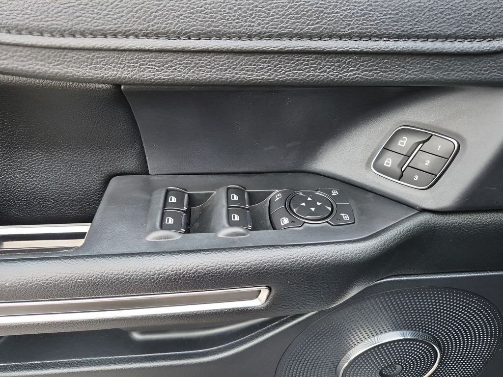 Used Car 2020 Ford Expedition Max  Xlt For Sale Under $25,000 In Austin, Texas