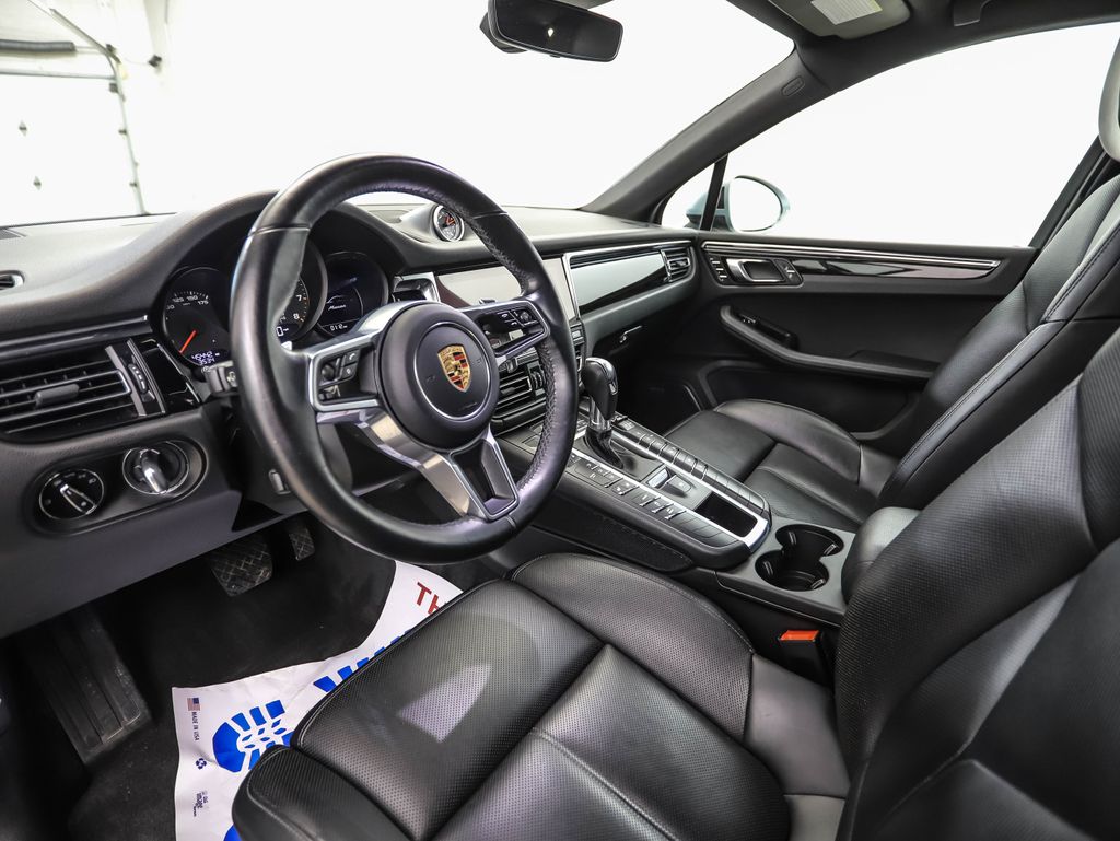 Thumbnail: 2020 Porsche Macan - 10