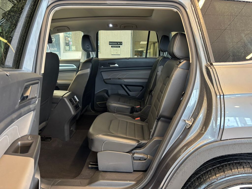 2022 Volkswagen Atlas 3.6L V6 SEL Premium R-Line