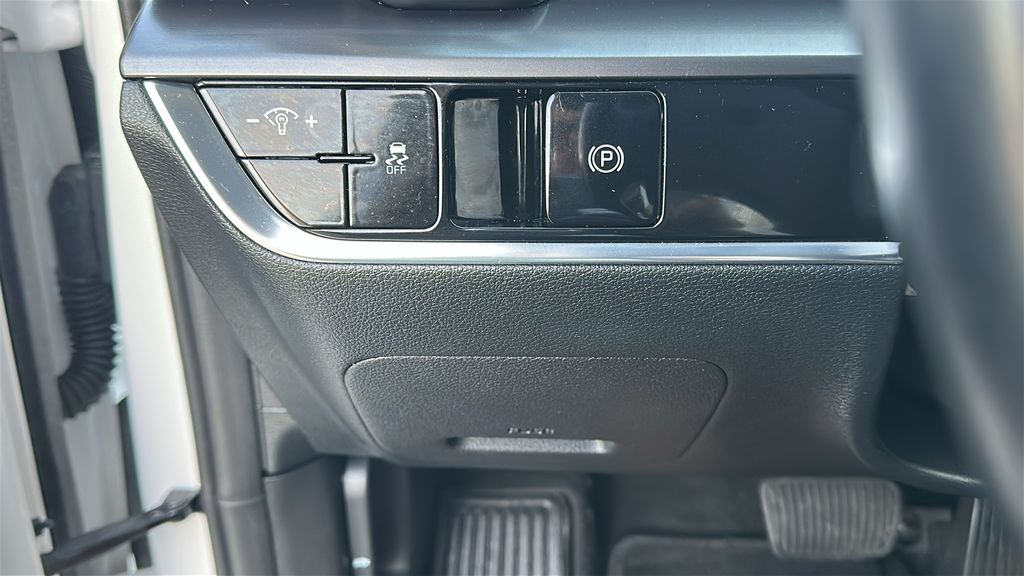 2023 Kia Sportage EX White at Community Kia