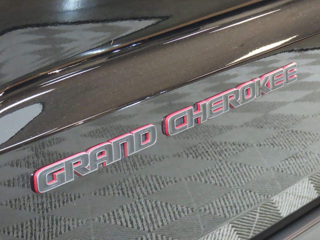 Thumbnail: 2020 Jeep Grand Cherokee - 9