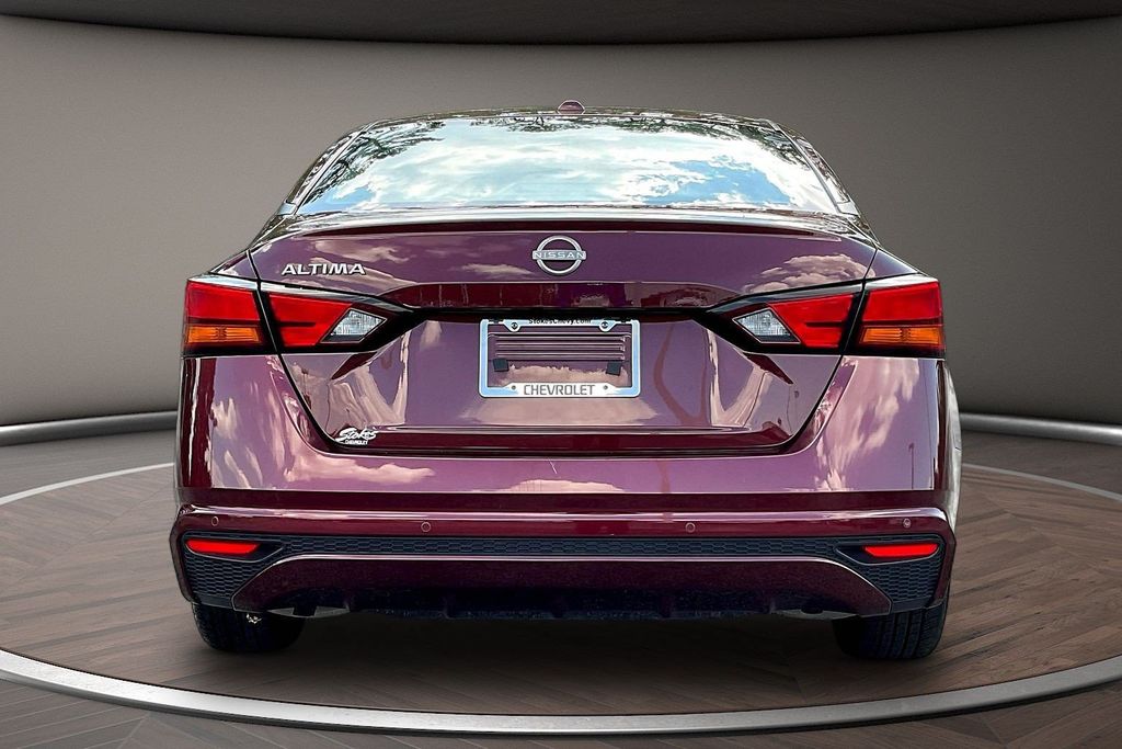 Used 2025 Nissan Altima Sedan