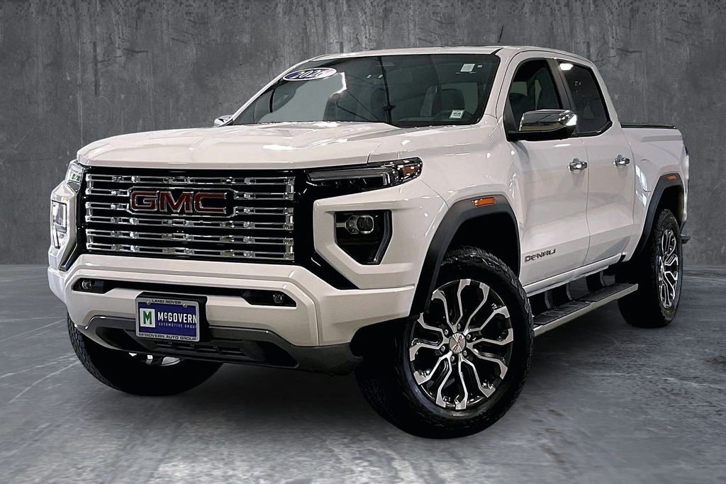 Summit White 2026 GMC Canyon Pickup Truck Four-Wheel Drive 8-Speed Automatic
