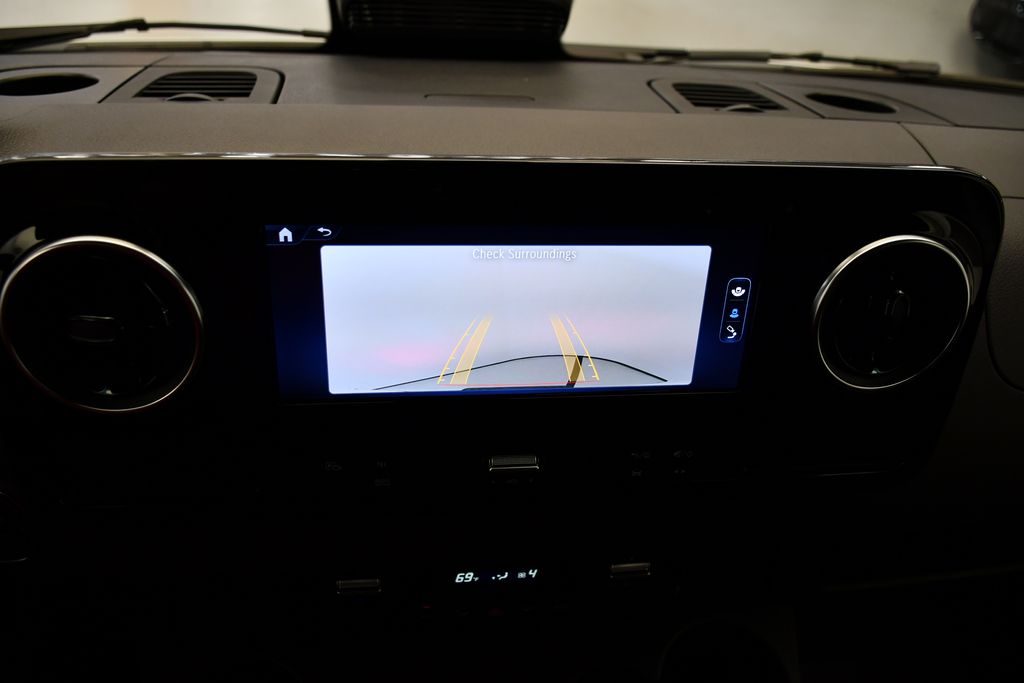 Thumbnail: 2025 Mercedes-Benz Sprinter - 18