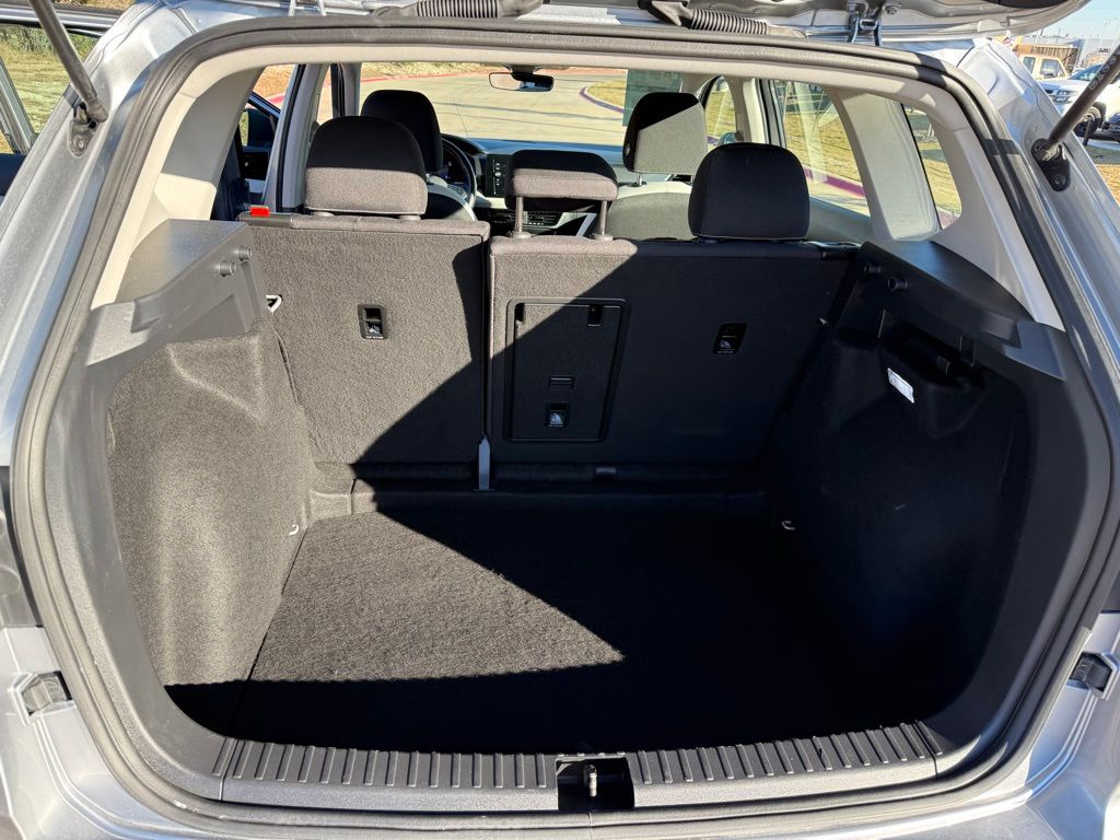 Thumbnail: 2025 Volkswagen Taos - 25