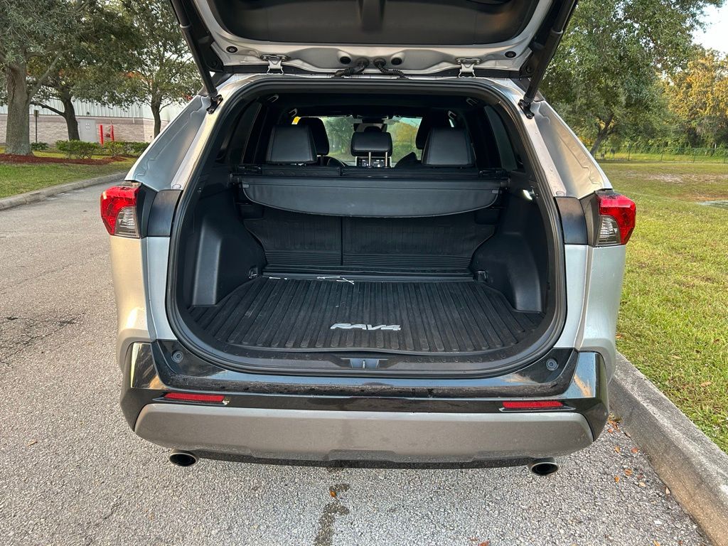 Thumbnail: 2021 Toyota RAV4 - 10