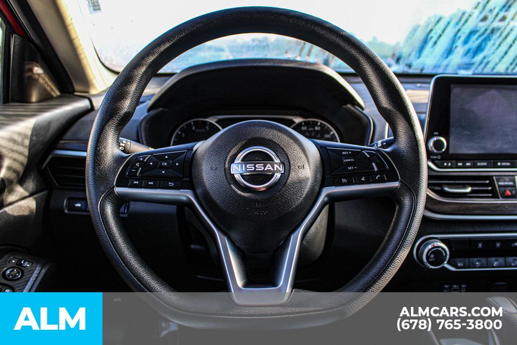 Used 2024 Red Nissan 2.5 SV image 23
