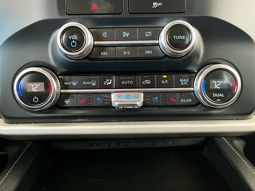 Used 2023 Black Ford XLT image 21