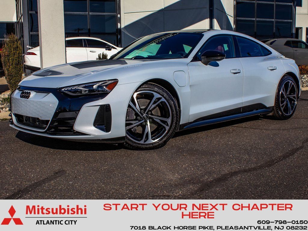 Suzuka Gray Metallic 2024 Audi e-tron GT quattro Premium Plus AWD Sedan All-Wheel Drive 1-Speed Automatic