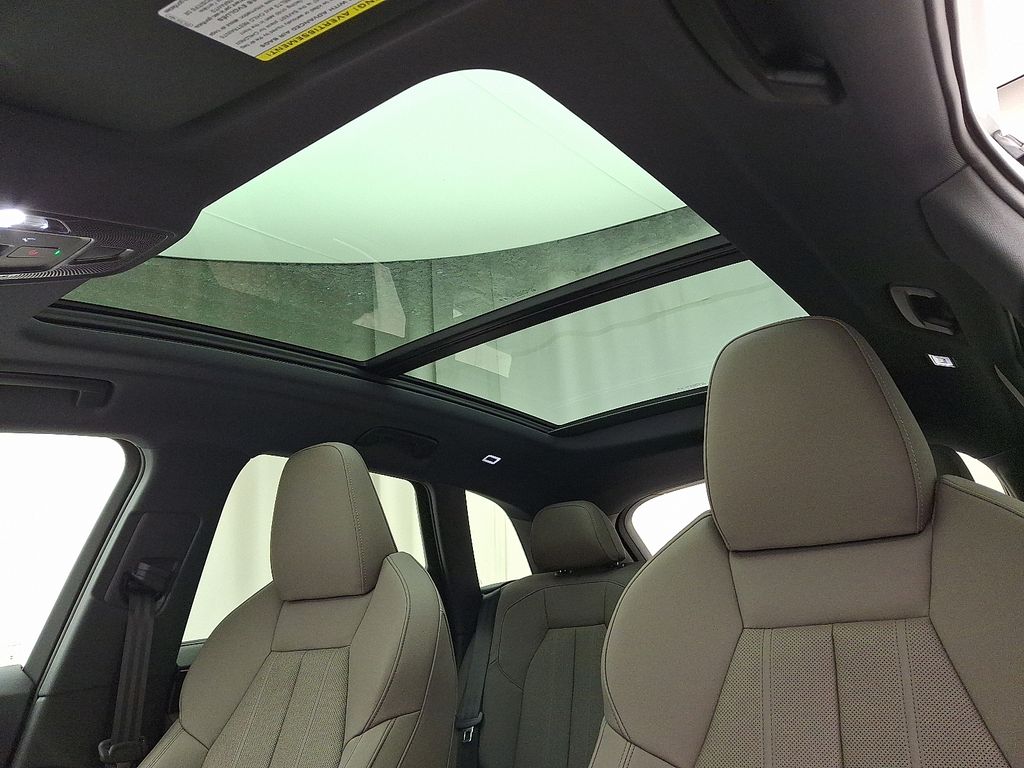 Thumbnail: 2025 Audi Q5 - 9