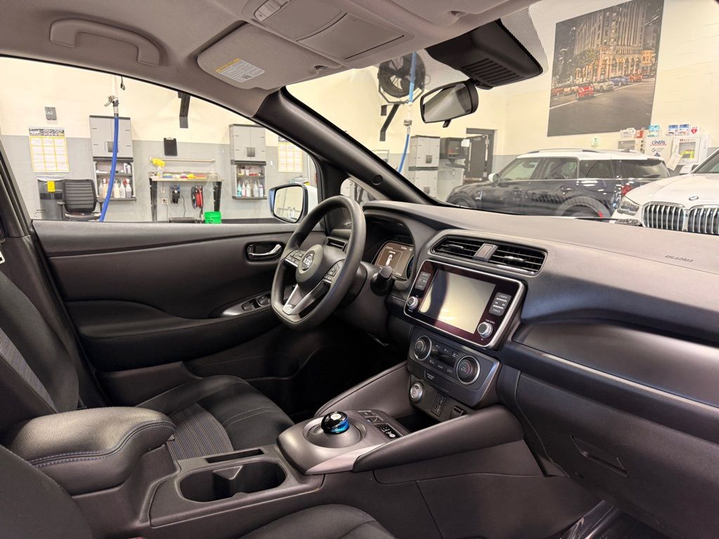 Thumbnail: 2022 Nissan Leaf - 29