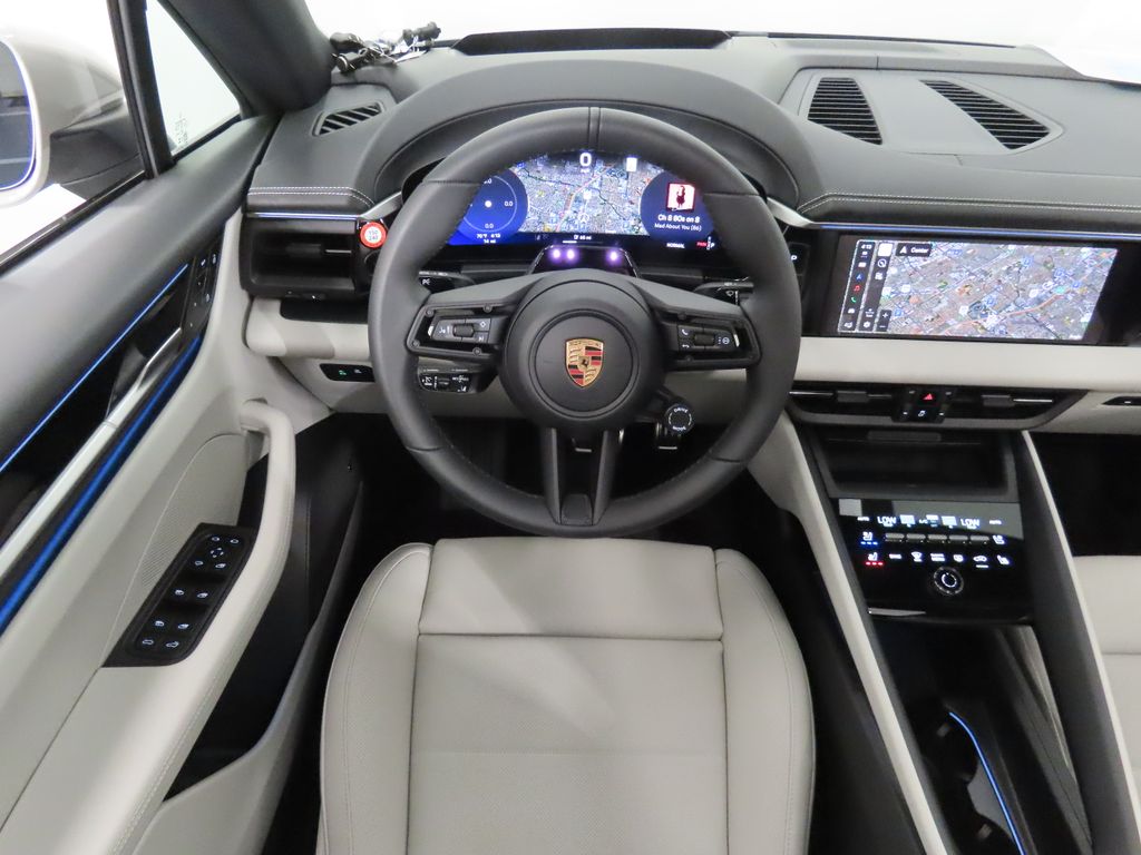 Thumbnail: 2026 Porsche Macan - 17