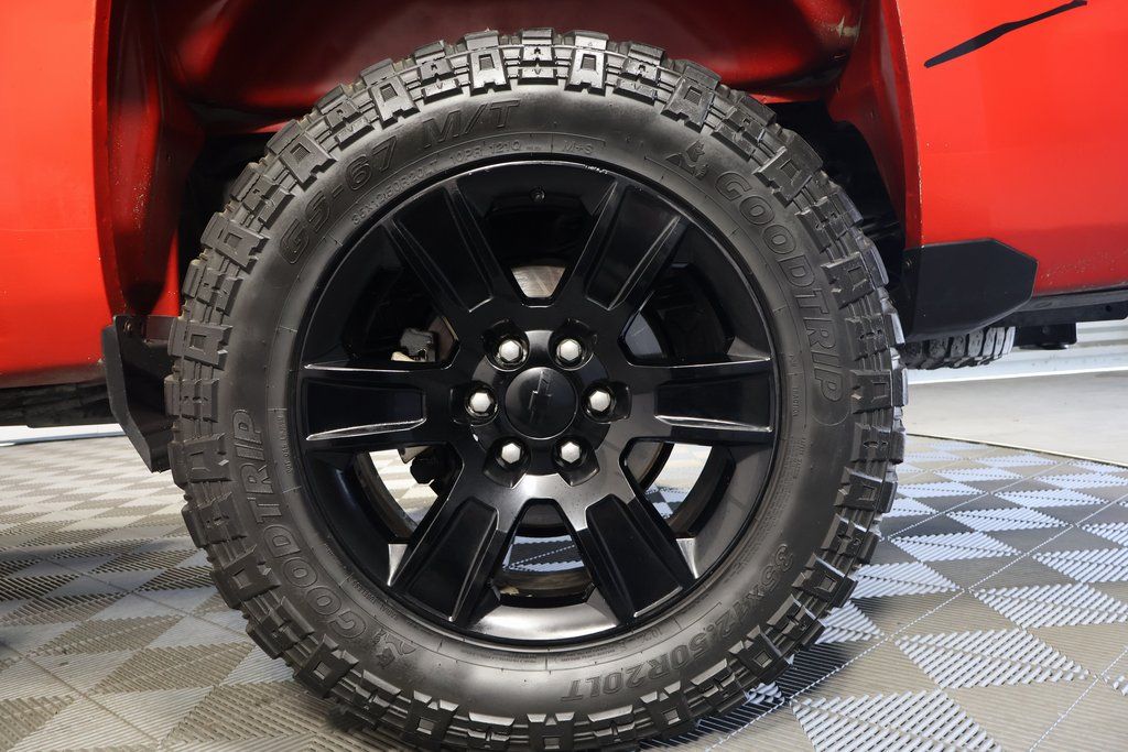 Thumbnail: 2018 Chevrolet Silverado 1500 - 16