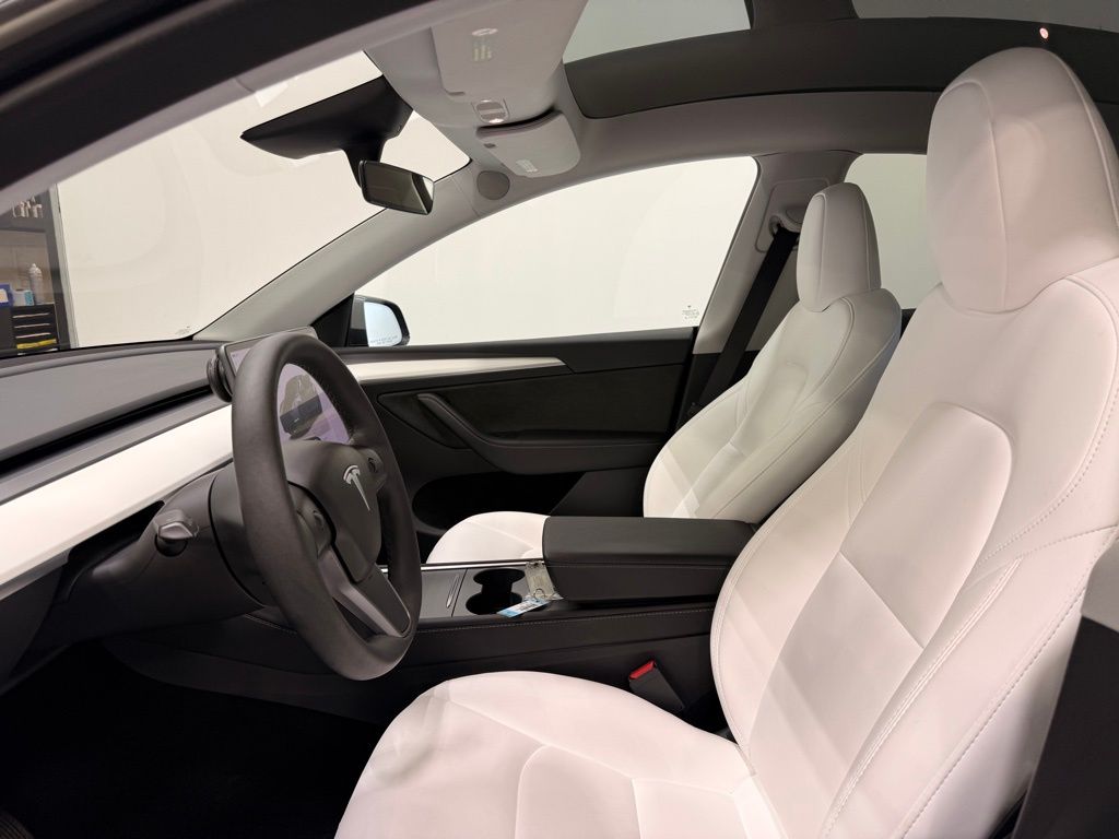 Thumbnail: 2023 Tesla Model Y - 12