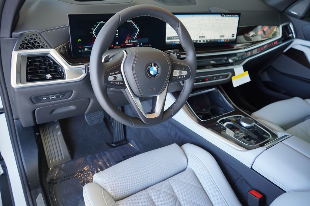 Thumbnail: 2026 BMW X5 - 13