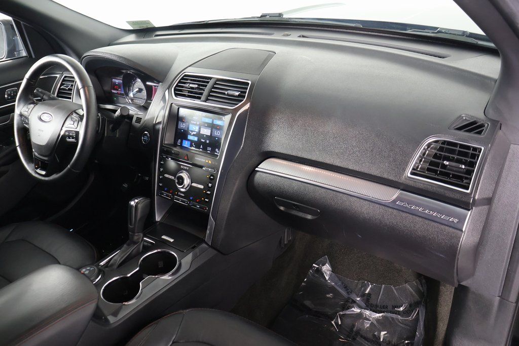 Thumbnail: 2018 Ford Explorer - 9