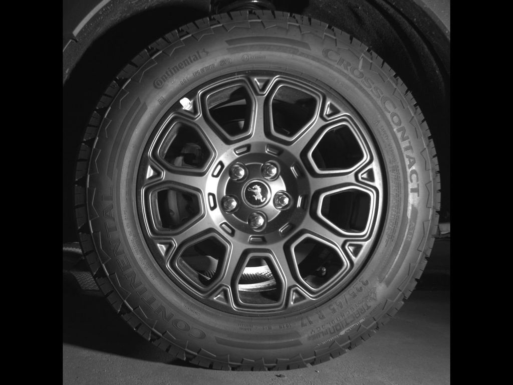 New 2026 Azure Gray Metallic Tri-Coat Ford Badlands® image 9
