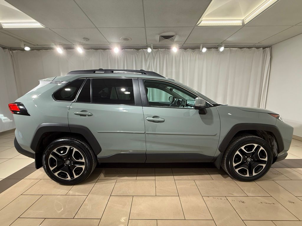 Thumbnail: 2020 Toyota RAV4 - 6