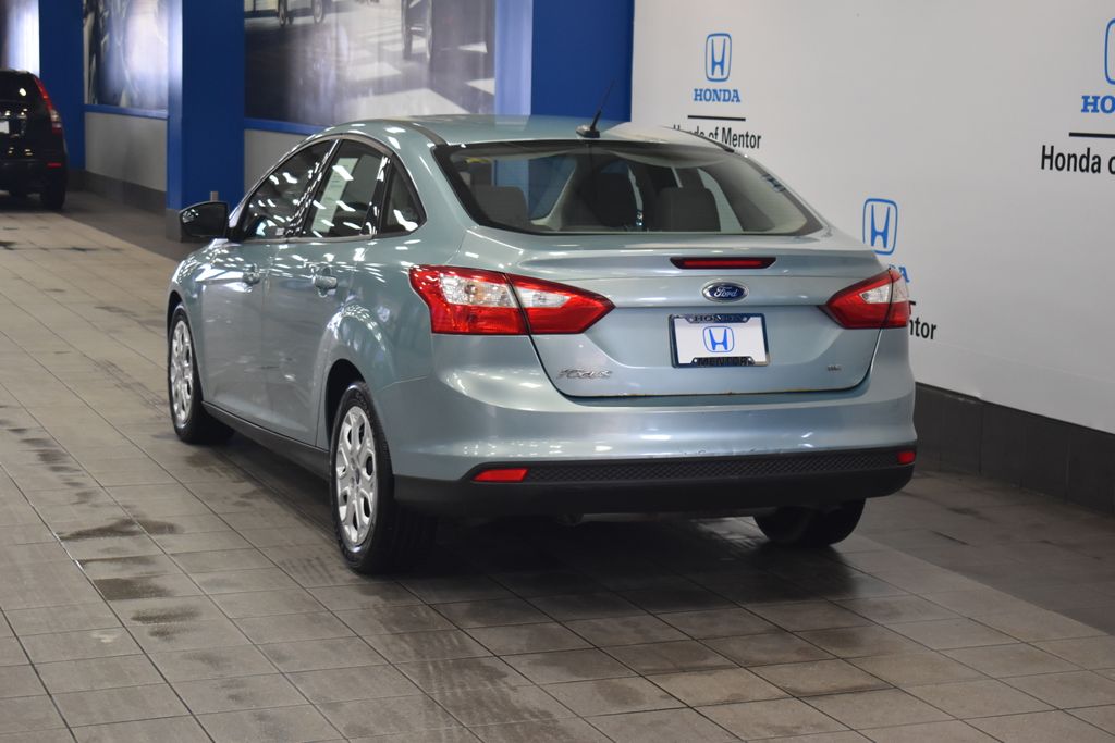 2012 Ford Focus SE 3