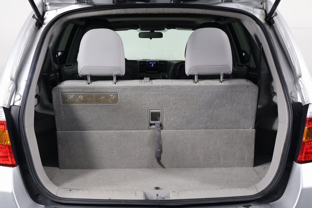 Thumbnail: 2010 Toyota Highlander - 15