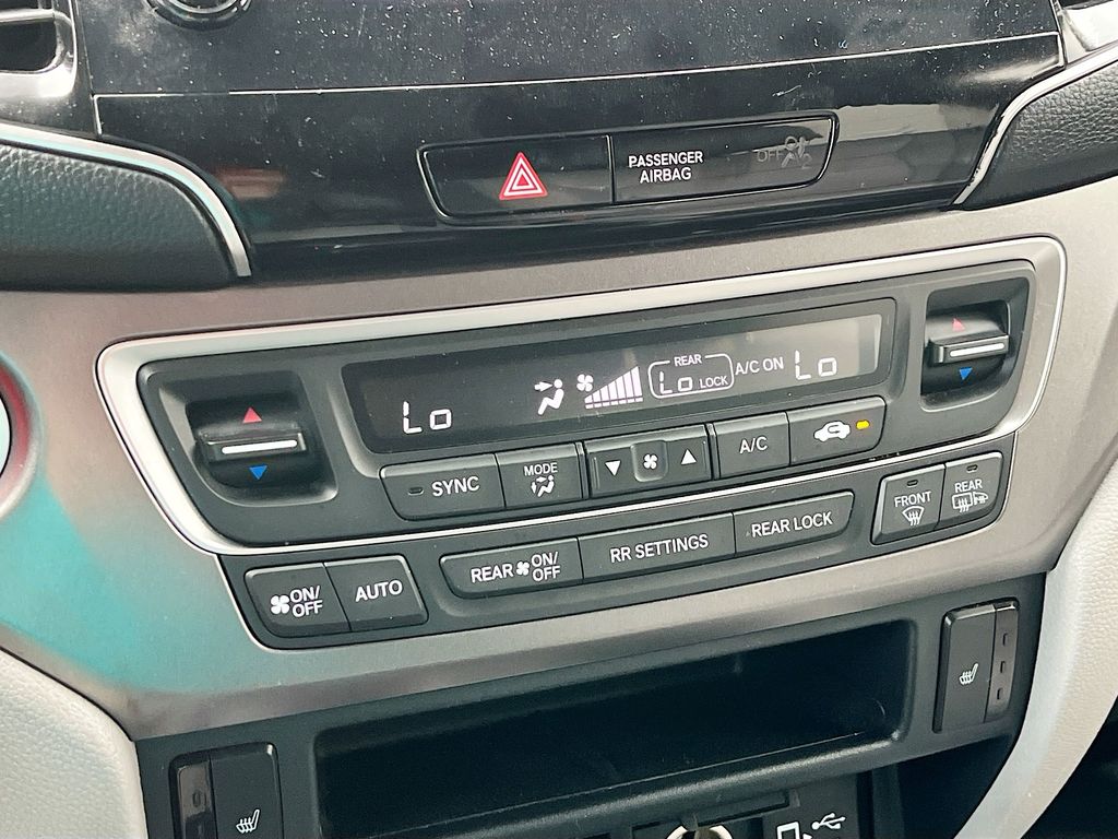 2022 Honda Pilot Special Edition Silver at Classic Elite Chevrolet Sugar Land