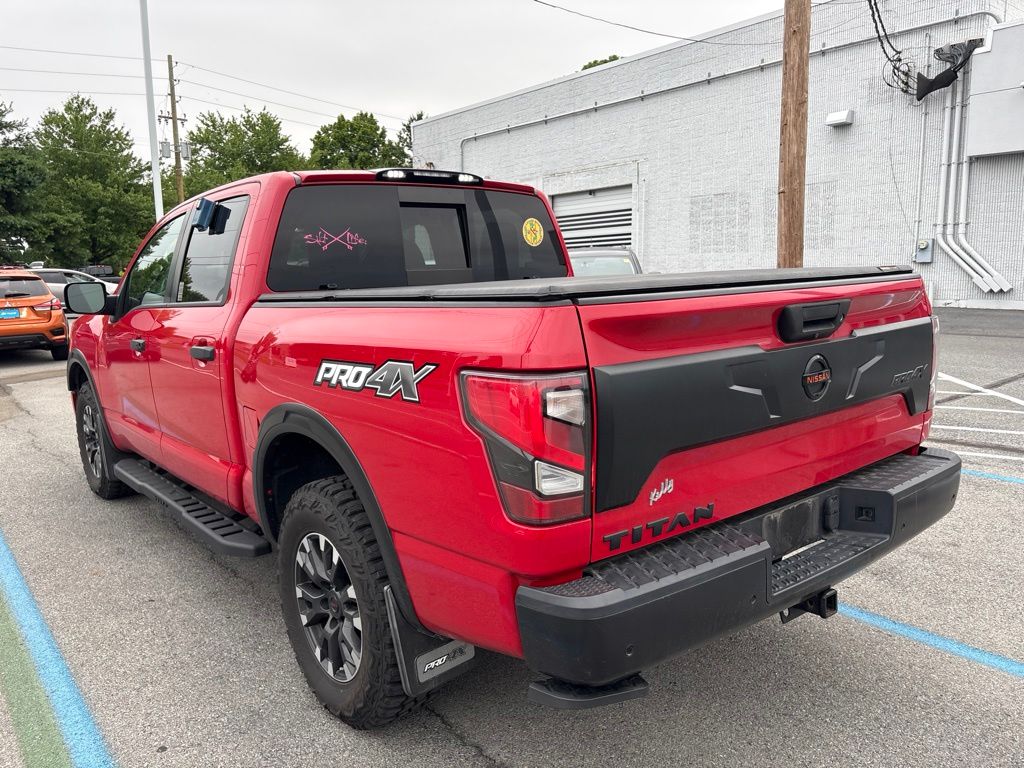 2021 Nissan Titan — photo 10