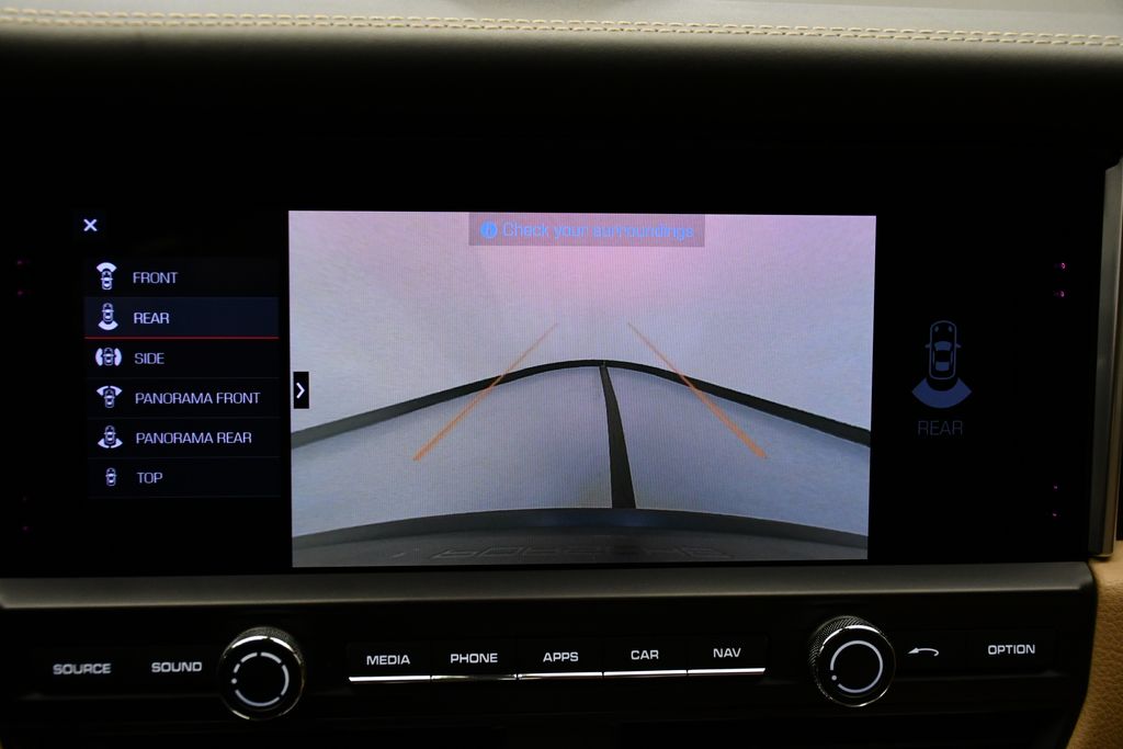 2021 Porsche Macan  32